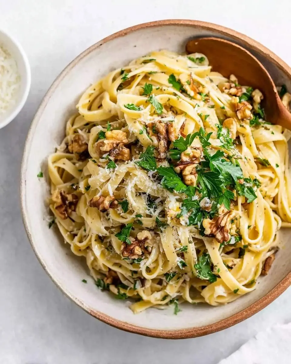 fettuccine with walnuts and parsley recipe